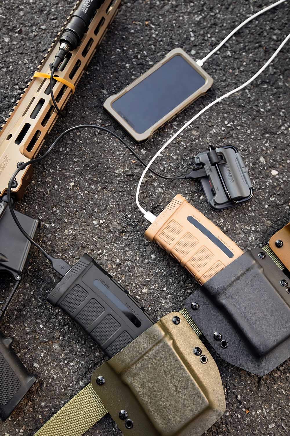 Outstandards Powerbank, aus militärischem Material Outstandards Powerbank, aus militärischem Material