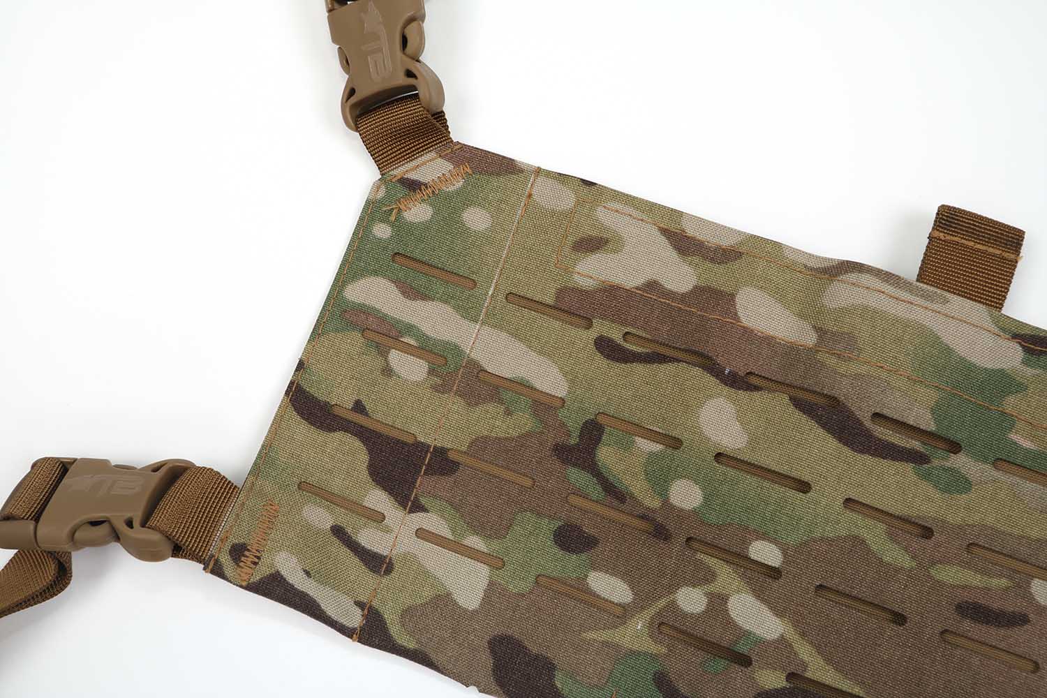 Grab N Run Micro Chest Rig aus Nylon camouflage mit MOLLE Grab N Run Micro Chest Rig aus Nylon camouflage mit MOLLE