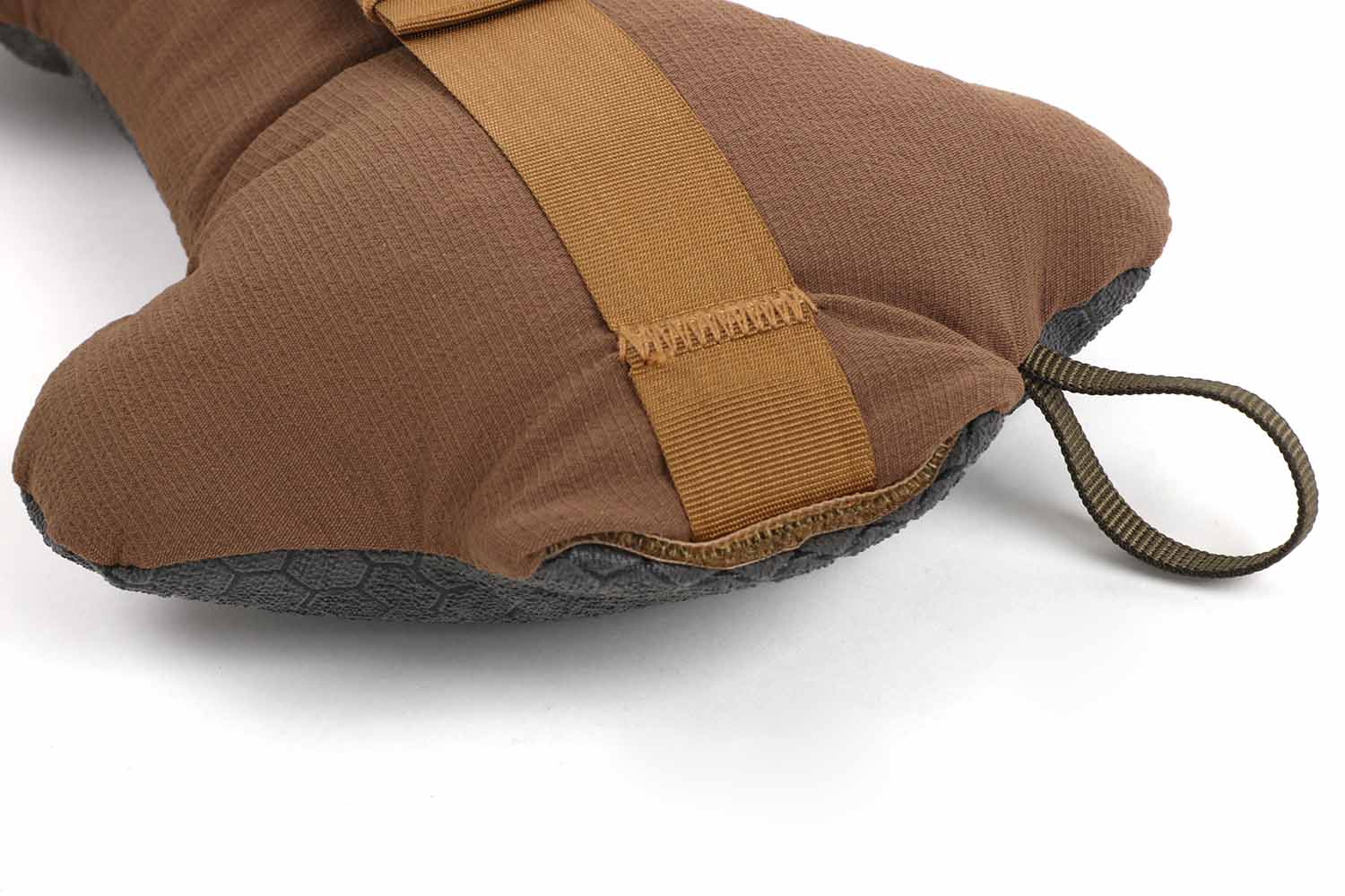 Detailaufnahme Dead Mole Größe S, Detailaufnahme Klett-Öffnung zum Befüllen