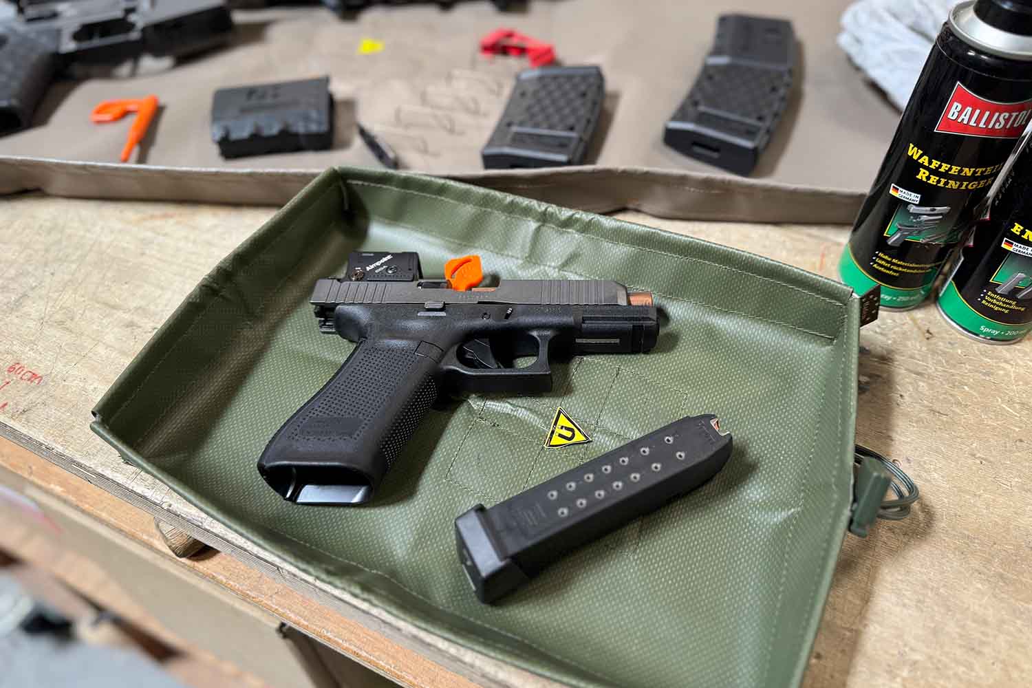 Anwendungsbeispiel Unterlage mit Kurzwaffe