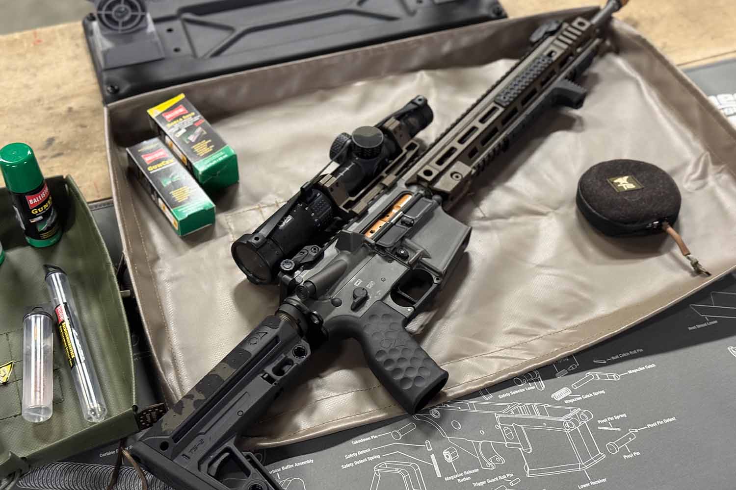 Unterlage für Waffen und Zubehör Unterlage für Waffen und Zubehör