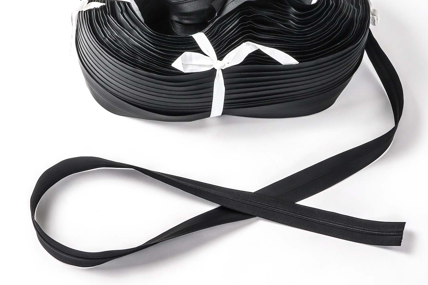 wasserdichter Reißverschluss, Meterware, 8mm breit, schwarz wasserdichter Reißverschluss, Meterware, 8mm breit, schwarz